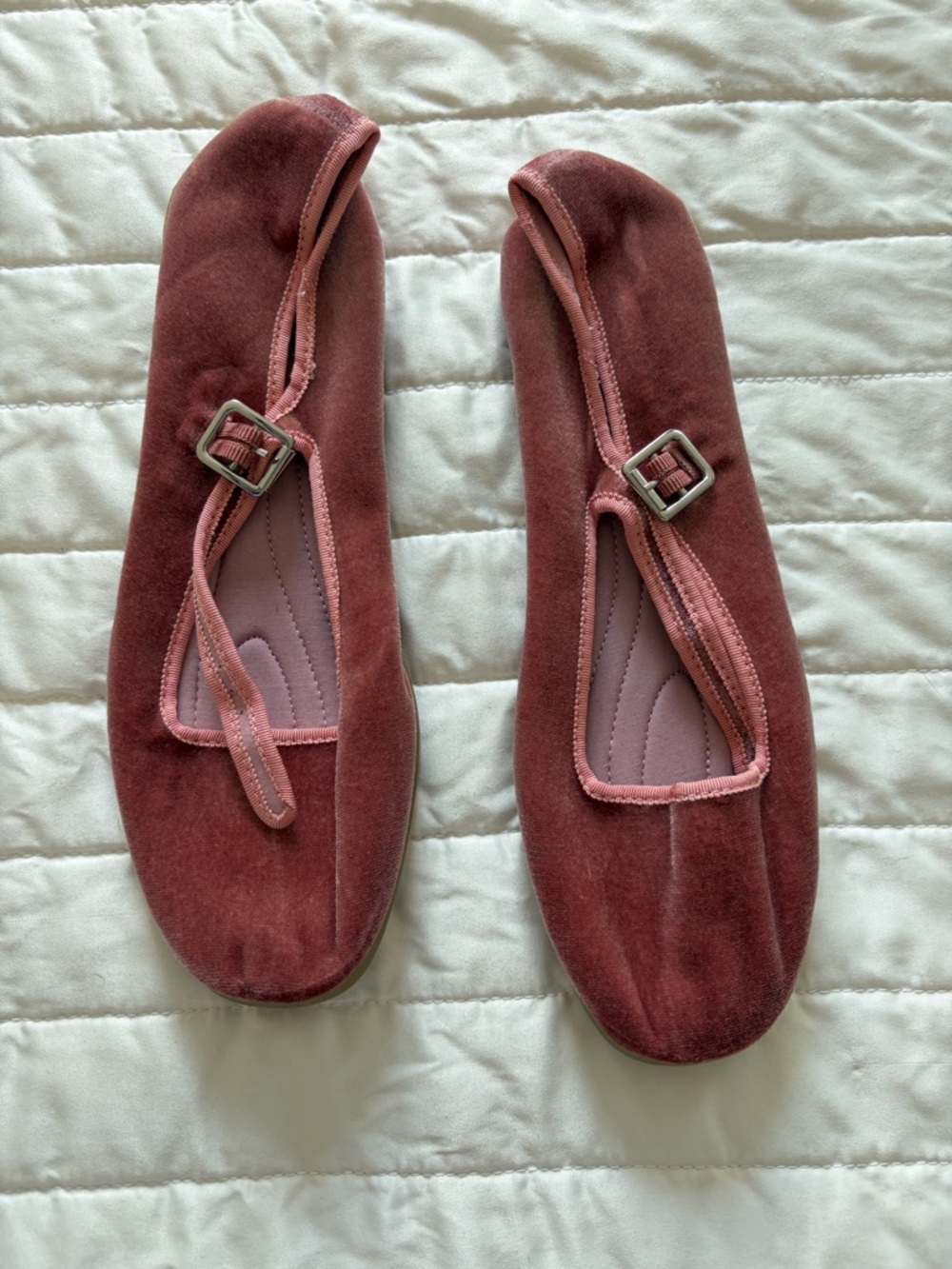 Urban Outfitters Pink Velvet Mary Jane Flats size 10 worn once!